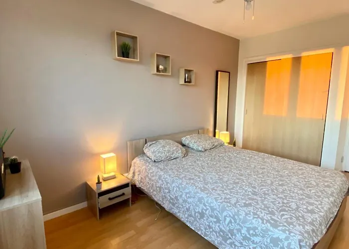 Le Paisible デシーヌ・シャルピュー